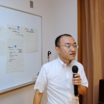 養成講座1回目講師が説明中