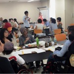 養成講座2回目グループワーク中受講者が発表中。